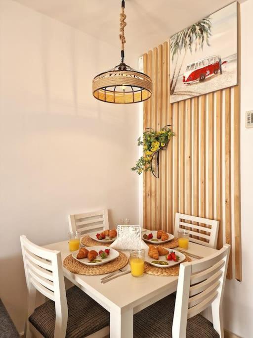 Apartamento Acogedor Piso Con Terraza Y Parking! Benalmádena Exterior foto