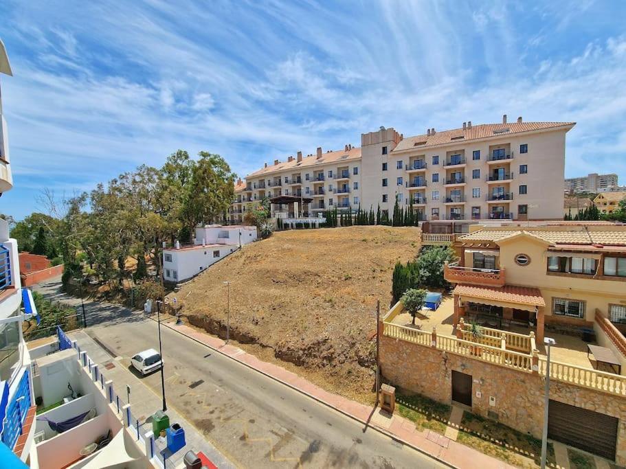 Apartamento Acogedor Piso Con Terraza Y Parking! Benalmádena Exterior foto