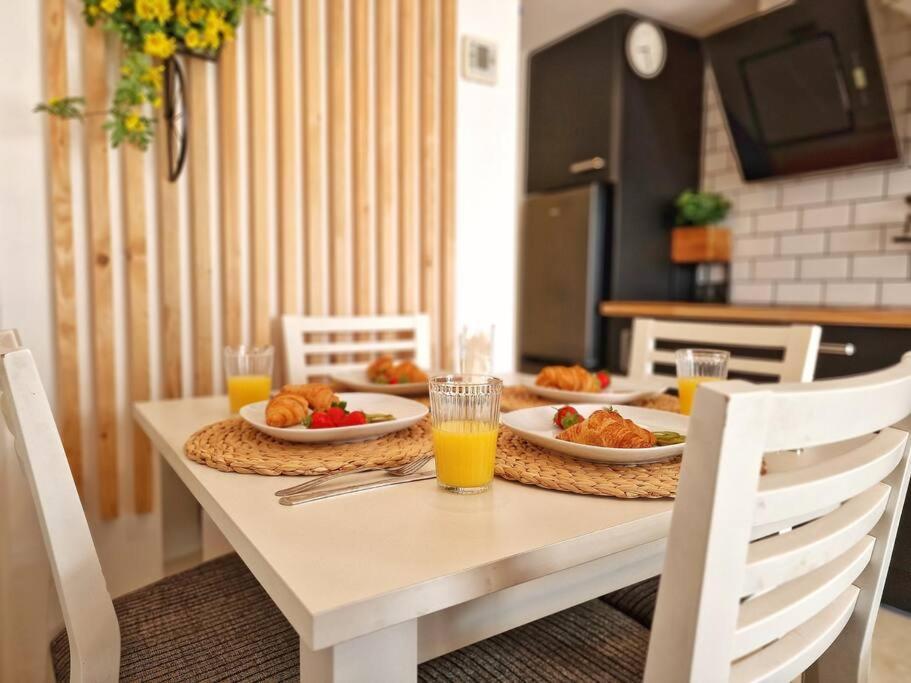 Apartamento Acogedor Piso Con Terraza Y Parking! Benalmádena Exterior foto