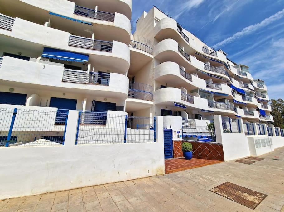 Apartamento Acogedor Piso Con Terraza Y Parking! Benalmádena Exterior foto